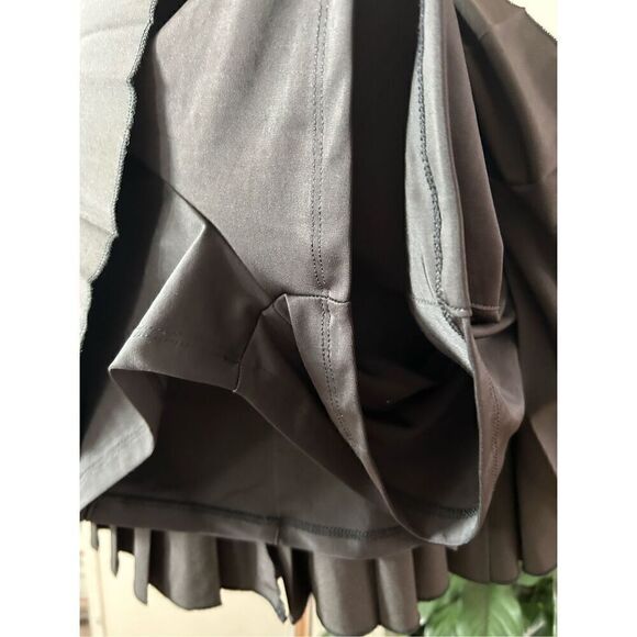 Forever 21 black tennis skirt size large with shorts under - Picture 4 of 4